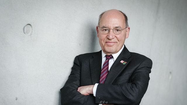 Gregor Gysi: Der Politiker ist auch Anwalt.