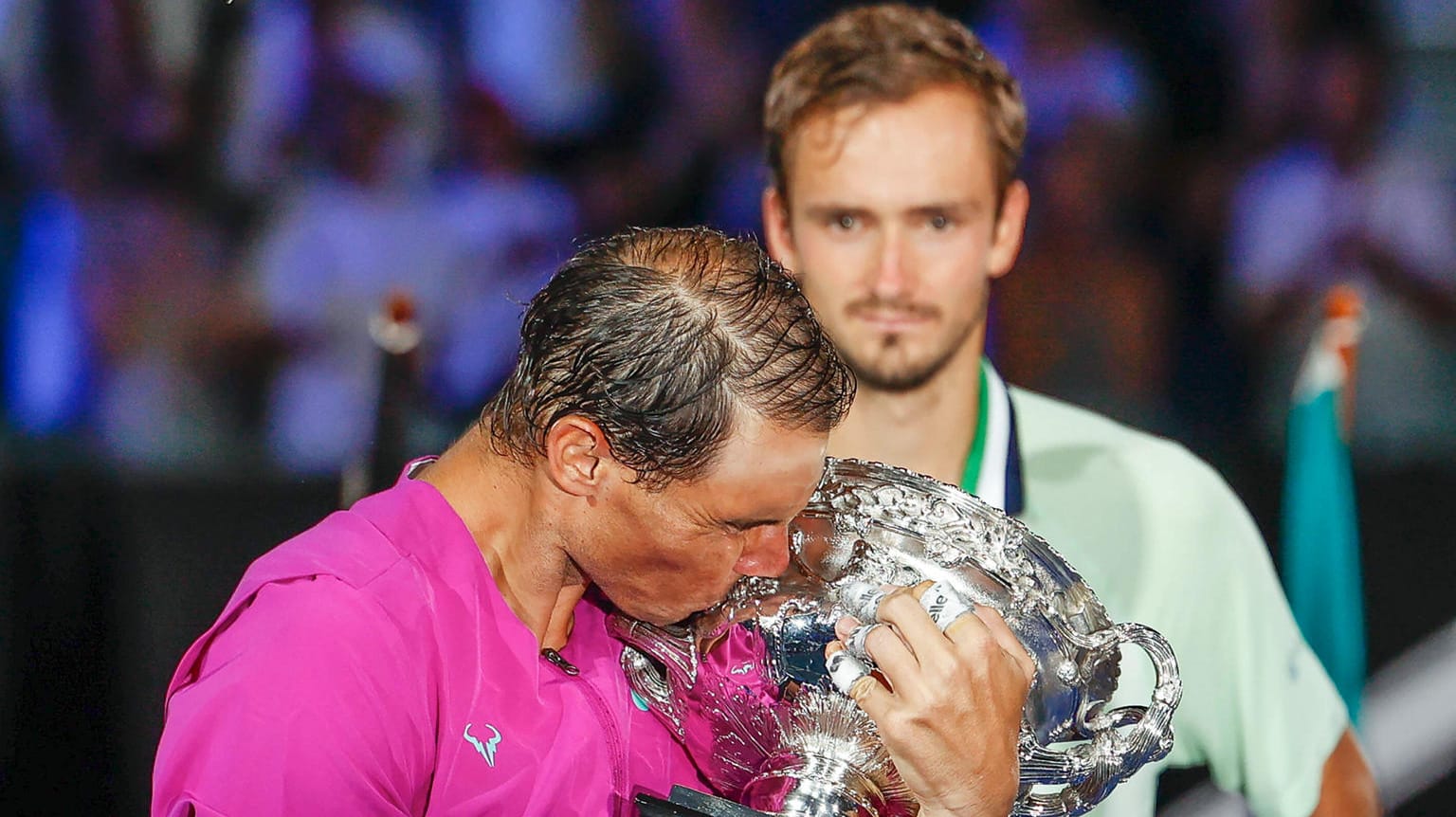 Rafael Nadal und Daniil Medvedev (hinten) bei den Australian Open: Nun könnten beide Im Halbfinale von Acapulco aufeinander treffen.