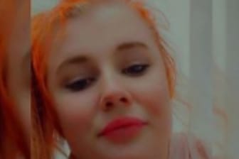 Immer noch vermisst: Die 14-jährige Clara W. Die Polizei vermutet sie noch immer im Raum Köln, jetzt mit orangefarbenen Haaren, und bittet um Mithilfe.