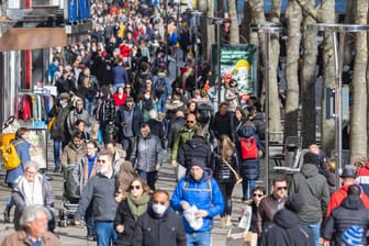 Fußgängerzone in Stuttgart: Wie unbeschwert wird das Leben mit Corona?