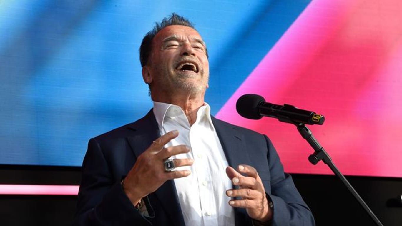 Arnold Schwarzenegger ruft zum Impfen auf.