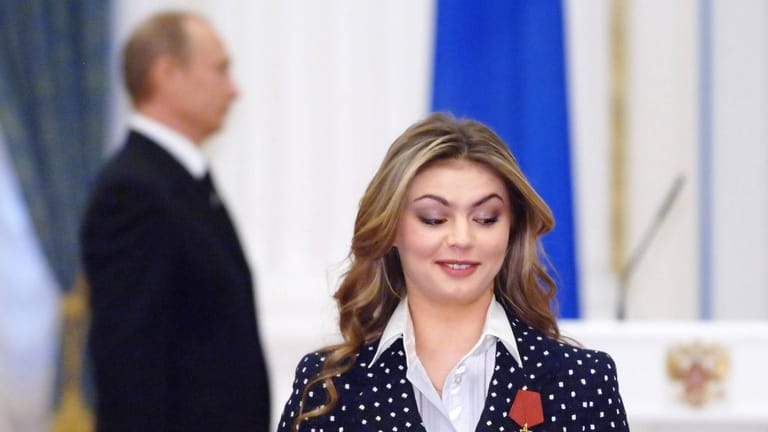 Alina Kabayeva: Die Ex-Olympionikin und der russische Machthaber streiten jegliche Verbindung zueinander ab.