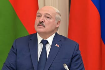 Alexander Lukaschenko: Er will offenbar nuklearfähige Raketensysteme nach Belarus holen.