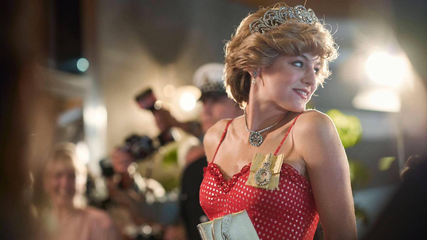 Emma Corrin in der Rolle der Lady Di in der Netflix-Serie "The Crown".