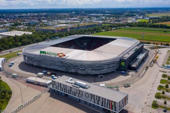 Die Augsburger WWK Arena erstrahlt heute in besonderen Farben.
