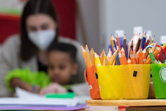 Pandemiebedingt lagen die Tarifverhandlungen für Kita-Beschäftigte seit März 2020 auf Eis.