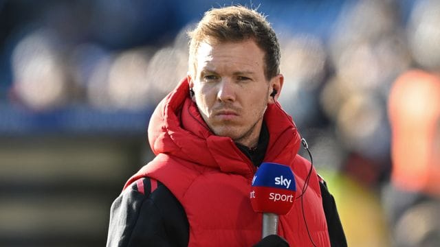 Bayern Münchens Trainer Julian Nagelsmann ist "schockiert" über den russischen Angriff auf die Ukraine.