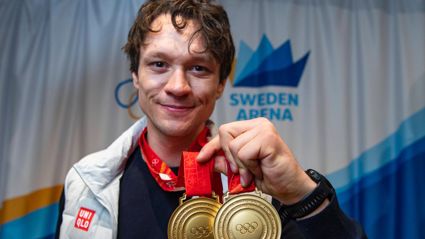 Nils van der Poel: Der Schwede hat in Peking zwei Goldmedaillen gewonnen, eine davon gibt er nun ab.