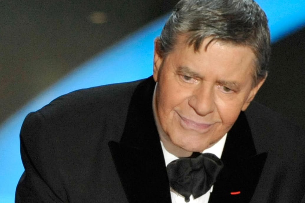 Jerry Lewis: Mehrere Frauen werfen dem Komiker sexuelle Belästigung vor.