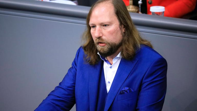 Anton Hofreiter: Politiker von SPD und Grünen drängen die Bundesregierung, sich für einen Swift-Ausschluss Russlands starkzumachen.