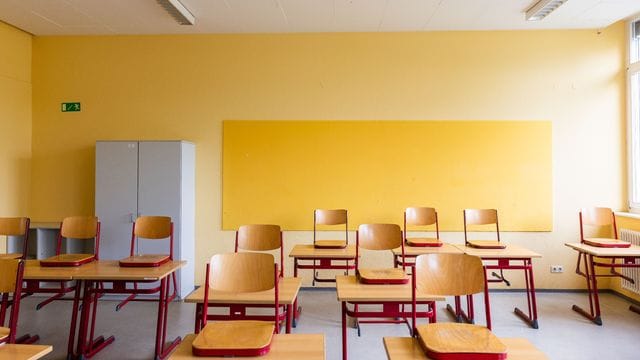 Laut Lehrerverband besteht an den Schulen großer Gesprächsbedarf zum Thema Ukraine. Laut Lehrerverband besteht an den Schulen großer Gesprächsbedarf zum Thema Ukraine.