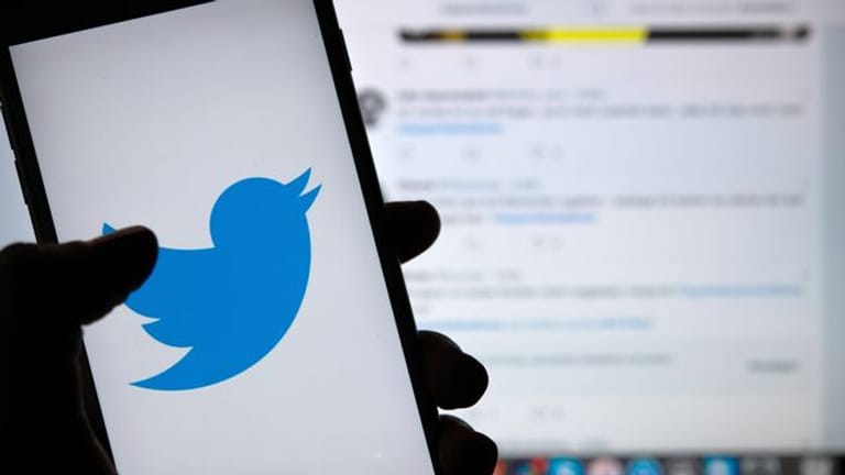 Twitter blockiert bis auf weiteres Werbeanzeigen in Russland sowie in der Ukraine.