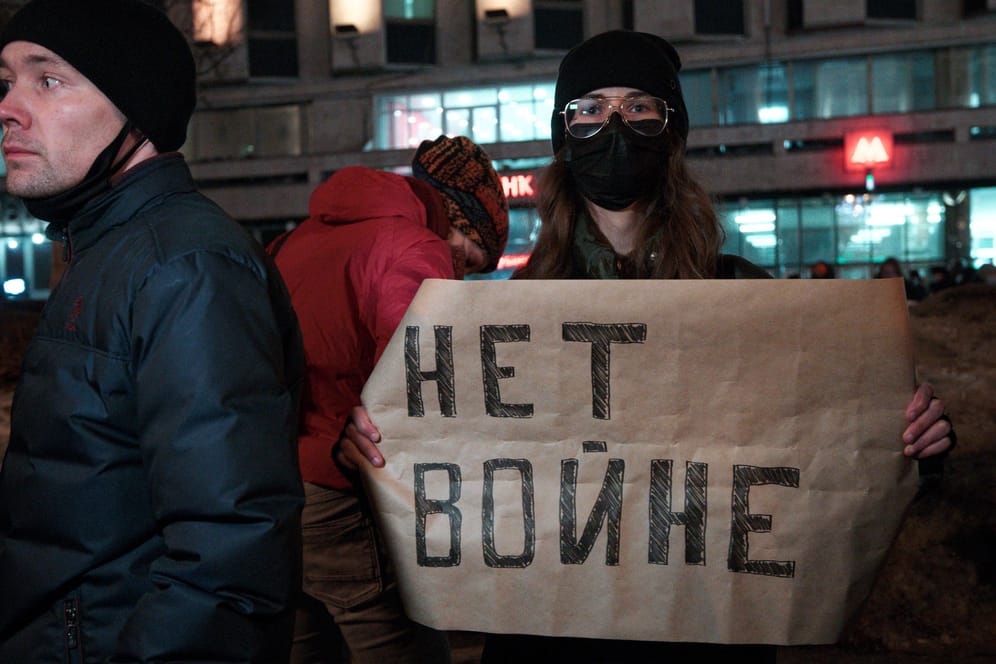 Proteste in Moskau gegen den Ukraine-Krieg: Bei Straßenprotesten gab es seit Donnerstag mehr als 2.000 Festnahmen.