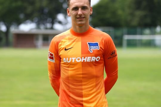 Herthas Torhüter Marcel Lotka kommt gegen Freiburg zu seinem Debüt in der Bundesliga.