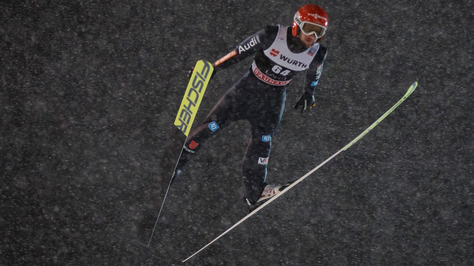 Markus Eisenbichler im Wettbewerb in Lahti.