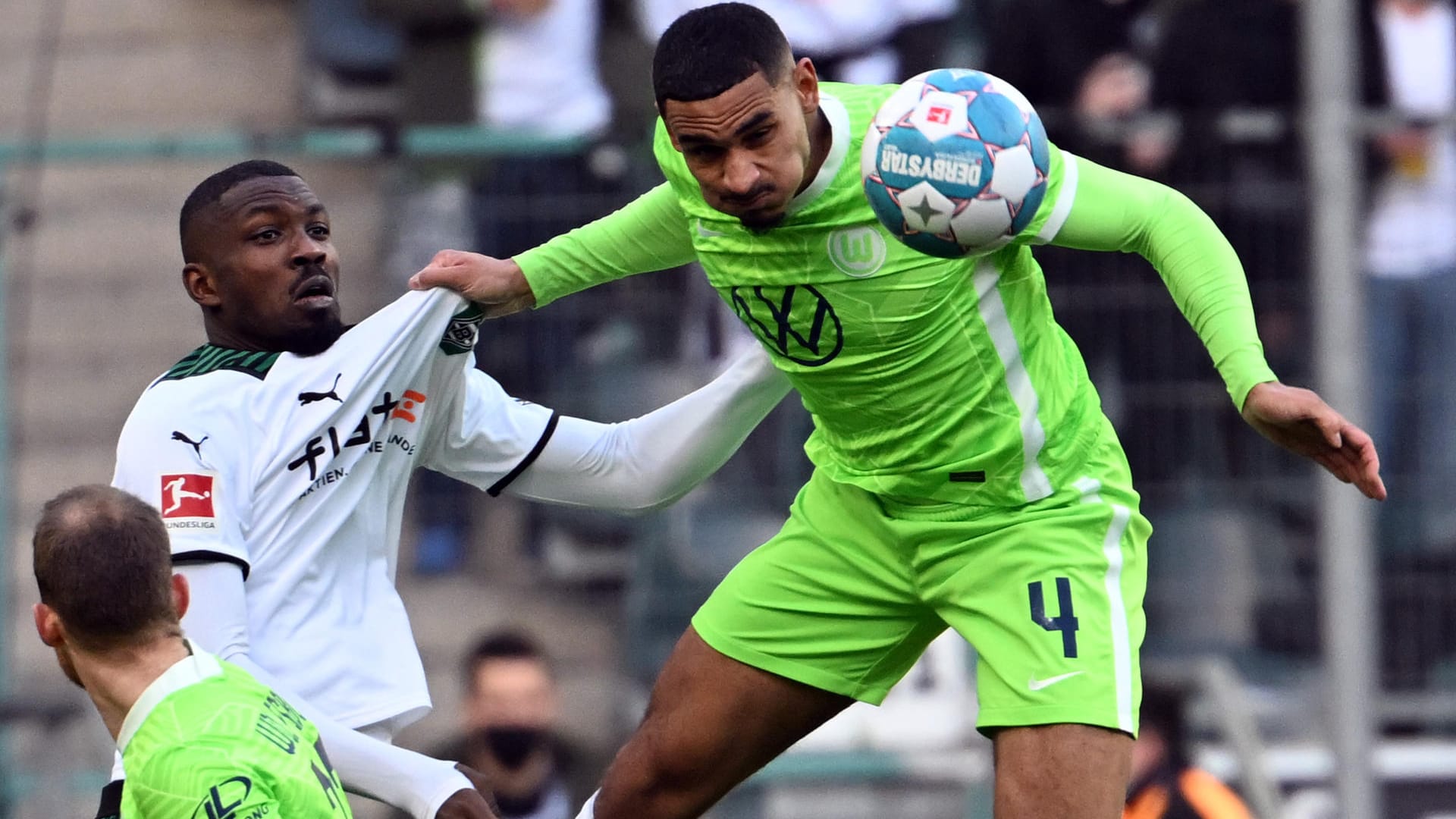 Bundesliga: Gladbach und Wolfsburg lieferten sich eine hitzige Partie.