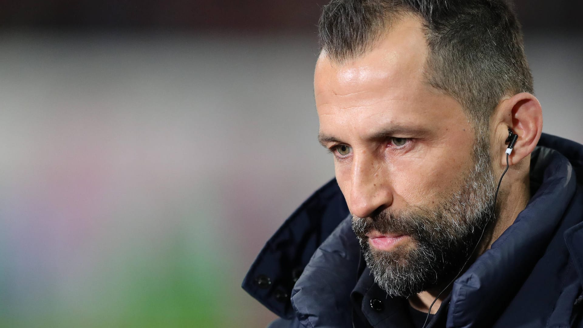 Bayern-Sportvorstand Salihamidzic: Der 45-Jährige äußerte sich betroffen zum Krieg in der Ukraine. Bayern-Sportvorstand Salihamidzic: Der 45-Jährige äußerte sich betroffen zum Krieg in der Ukraine.