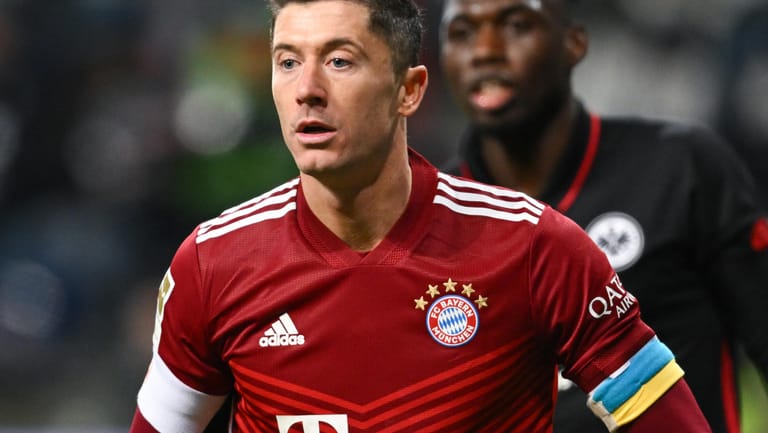 Robert Lewandowski: Der Bayern-Kapitän trug im Spiel gegen Frankfurt zwei Binden.