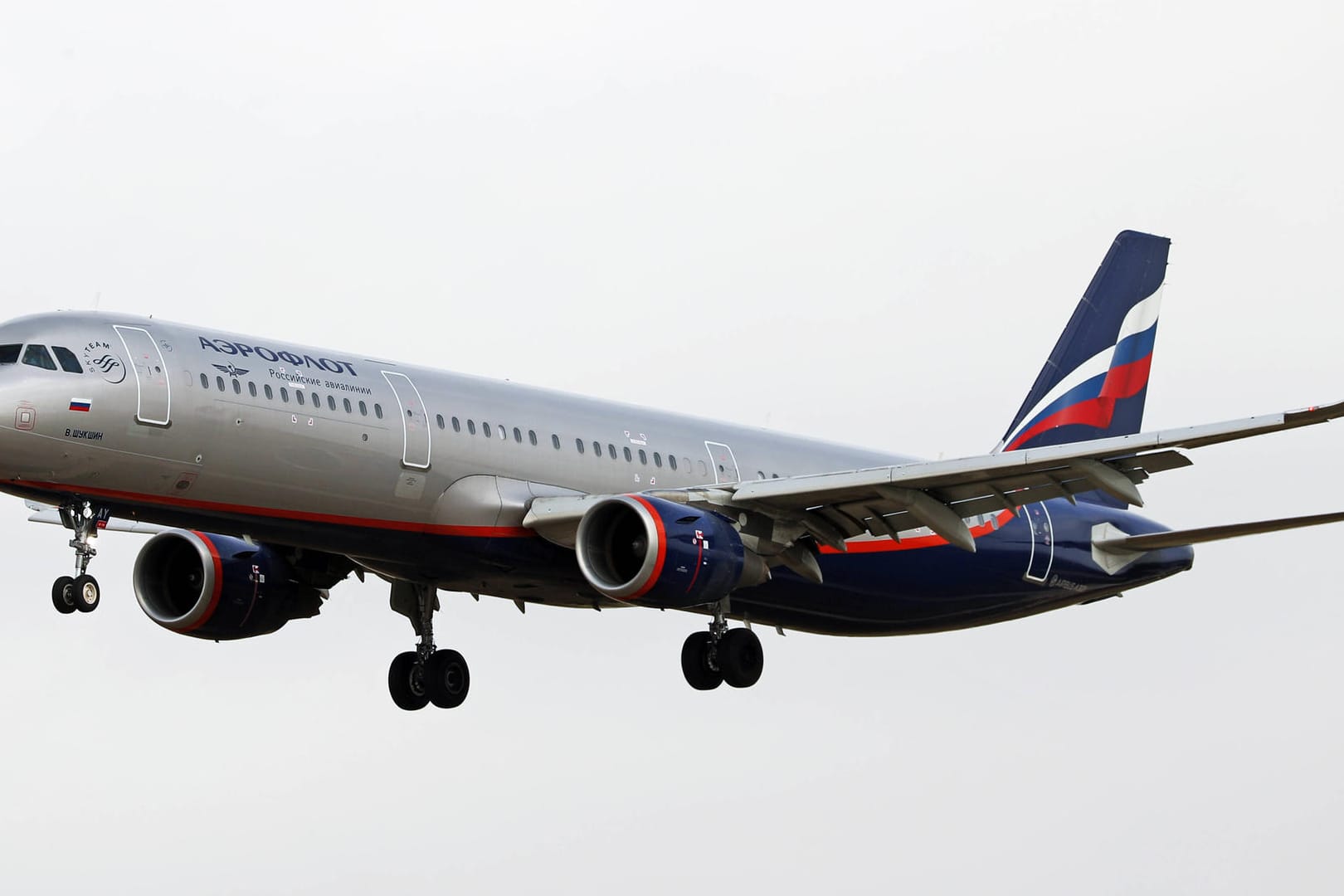 Ein russisches Aeroflot-Flugzeug beim Anflug (Archivbild): Offenbar will die EU den Luftraum für russische Fluglinien sperren.