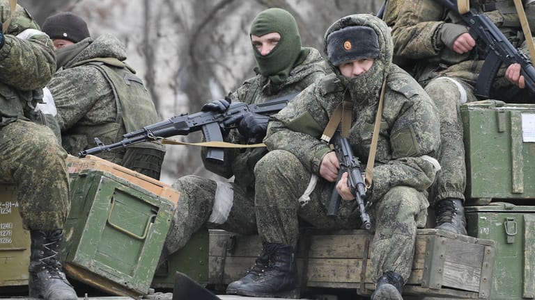 Russische Soldaten auf der Krim: Die Ukraine wehrt sich erbittert gegen die russische Invasion.