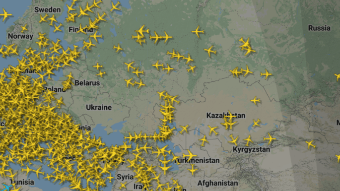 Ein Screenshot von Flightradar24.com: Er zeigt den freien Luftraum über der Ukraine und wenig Flugverkehr über Russland am Sonntag, den 27. Februar 2022.