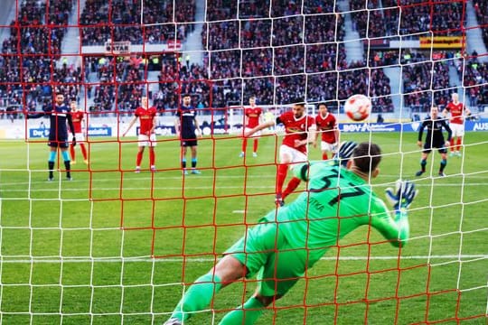 Hertha-Keeper Marcel Lotka machte gegen den SC Freiburg ein starkes Spiel.