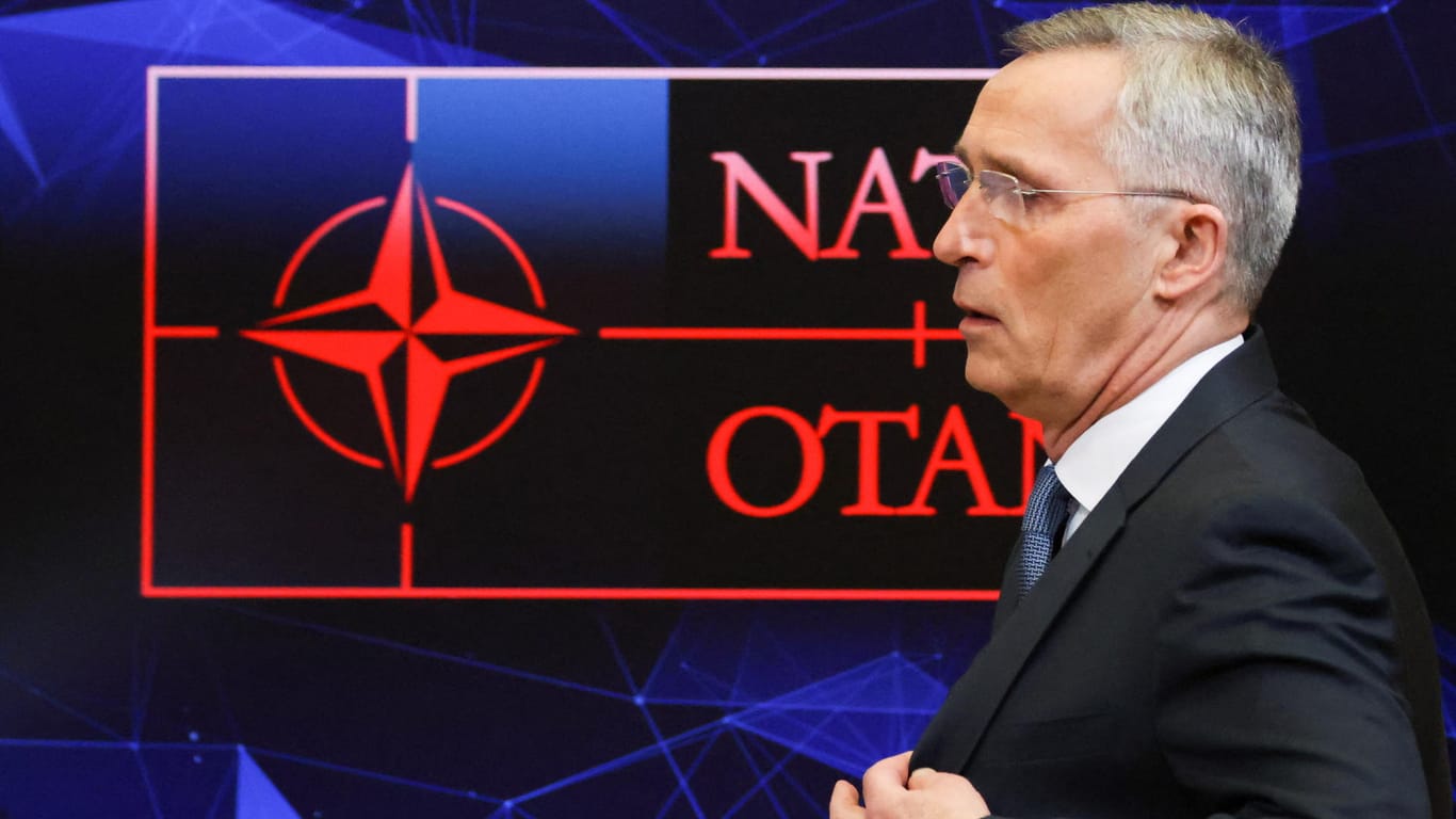 Nato-Generalsekretär Jens Stoltenberg: Man sei nun mit einer "neuen Normalität" für die eigene Sicherheit konfrontiert.