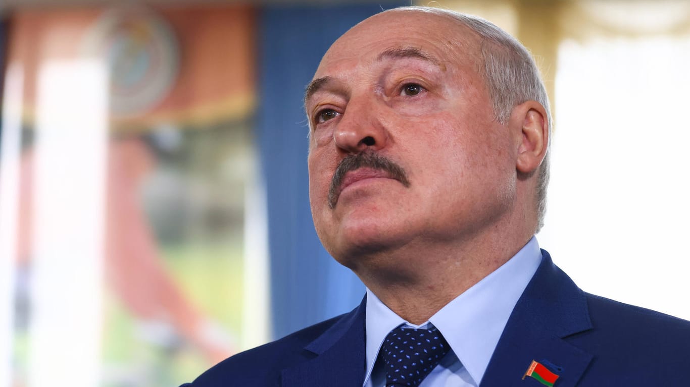 Alexander Lukashenko: In der belarussischen Bevölkerung wächst die Kritik an dem Machthaber, der sich in der Ukraine-Krise als Unterstützer Russlands positioniert.
