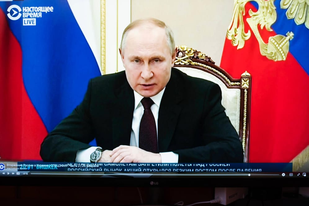 Verzweiflung oder psychologische Kriegsführung?: Wladimir Putin ruft die ukrainischen Streitkräfte in einer TV-Ansprache zur Kapitulation auf.