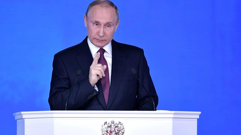 Russlands Präsident bei seiner Rede zur Lage der Nation am 1. März 2018. Der Auftritt sorgte für Unruhe unter politischen Beobachtern. Allerdings blieben Konsequenzen seitens der Nato-Verbündeten aus.