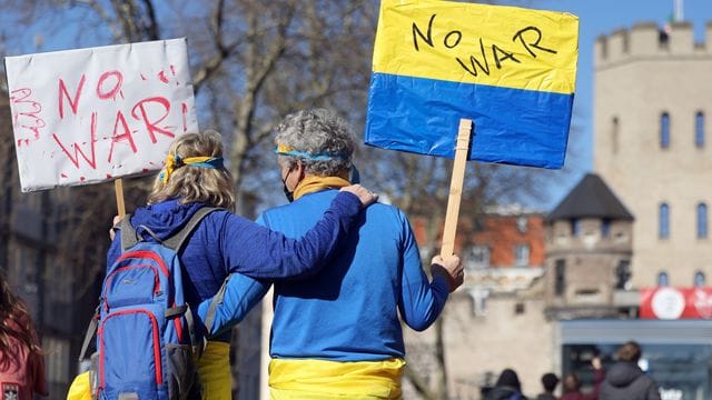 Der Rosenmontag in Köln war in diesem Jahr eine Riesendemo für den Frieden. Der Rosenmontag in Köln war in diesem Jahr eine Riesendemo für den Frieden.