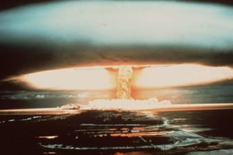 Die Explosion einer Atombombe bei einem Test.