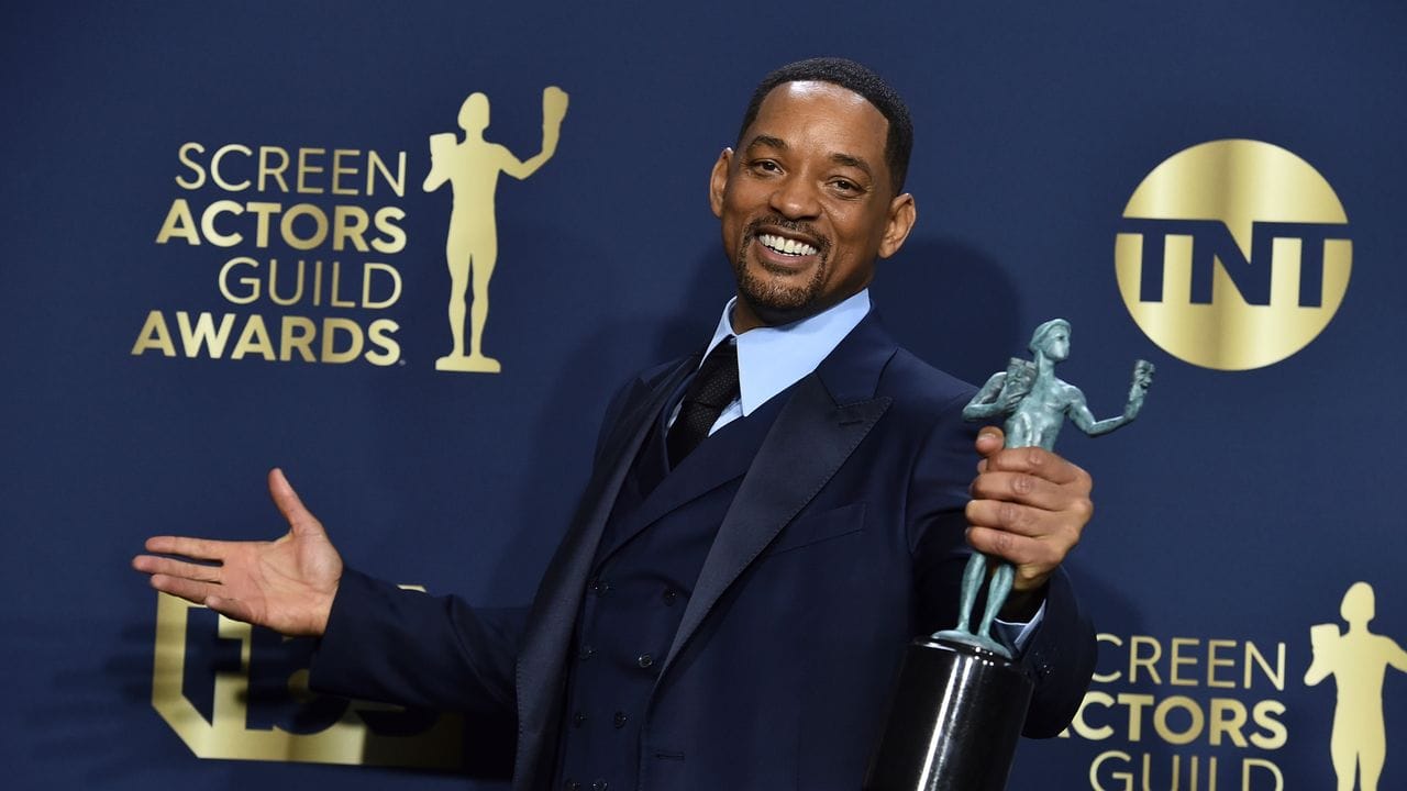 Will Smith gewann bei den Screen Actors Guild Awards seinen ersten Hauptpreis. Will Smith gewann bei den Screen Actors Guild Awards seinen ersten Hauptpreis.