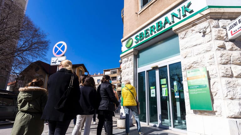 Sberbank-Filiale in Kroatien: Russische Banken haben über ihre EU-Töchter auch in Deutschland Kunden.