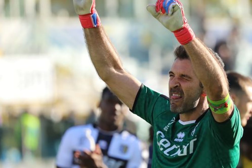 Torhüter-Legende Gianluigi Buffon spielt immer noch Fußball.