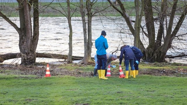 Mutmaßlich menschliche Knochen am Lenne-Ufer gefunden