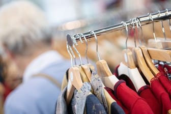 Kleidungshändler, die gute Löhne zahlen, sollen am Finanzmarkt besser gestellt werden.