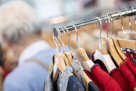 Kleidungshändler, die gute Löhne zahlen, sollen am Finanzmarkt besser gestellt werden.