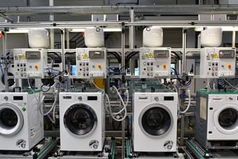 Die Hersteller von Waschmaschinen, Geschirrspülern und Co.