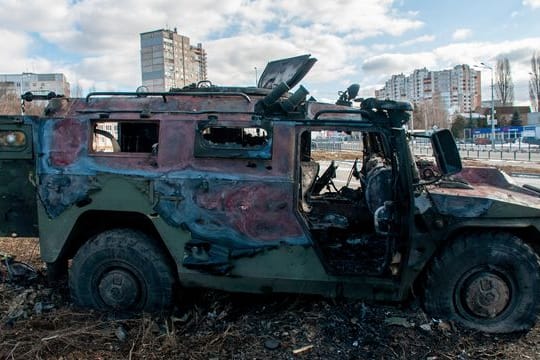 In der zweitgrößten ukrainischen Stadt Charkiw soll es Tote und Verletzte geben.