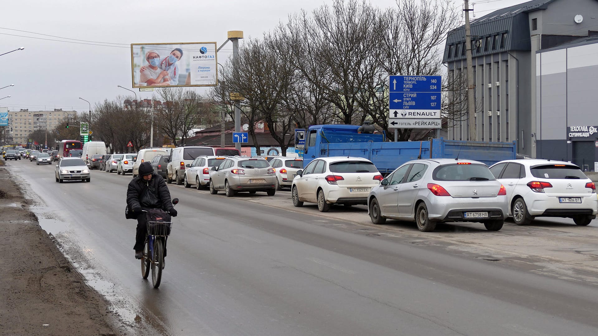 Stau Richtung Westen: Viele Ukrainer suchen Schutz in oder nahe der EU-Staaten.