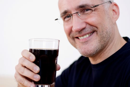 Nur in Maßen genießen: Laut einer Studie sollen Softdrinks das Prostatakrebs-Risiko erhöhen.