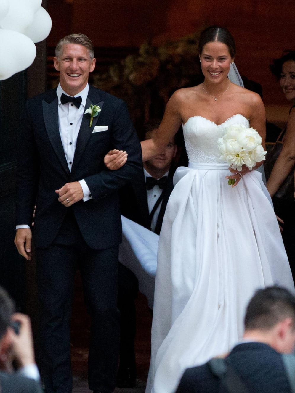 Bastian Schweinsteiger und Ana Ivanovic: Der Fußballer und die Tennisspielerin sind seit 2015 liiert, seit 2016 verheiratet. In Venedig gaben sich Ana und Bastian das Jawort.