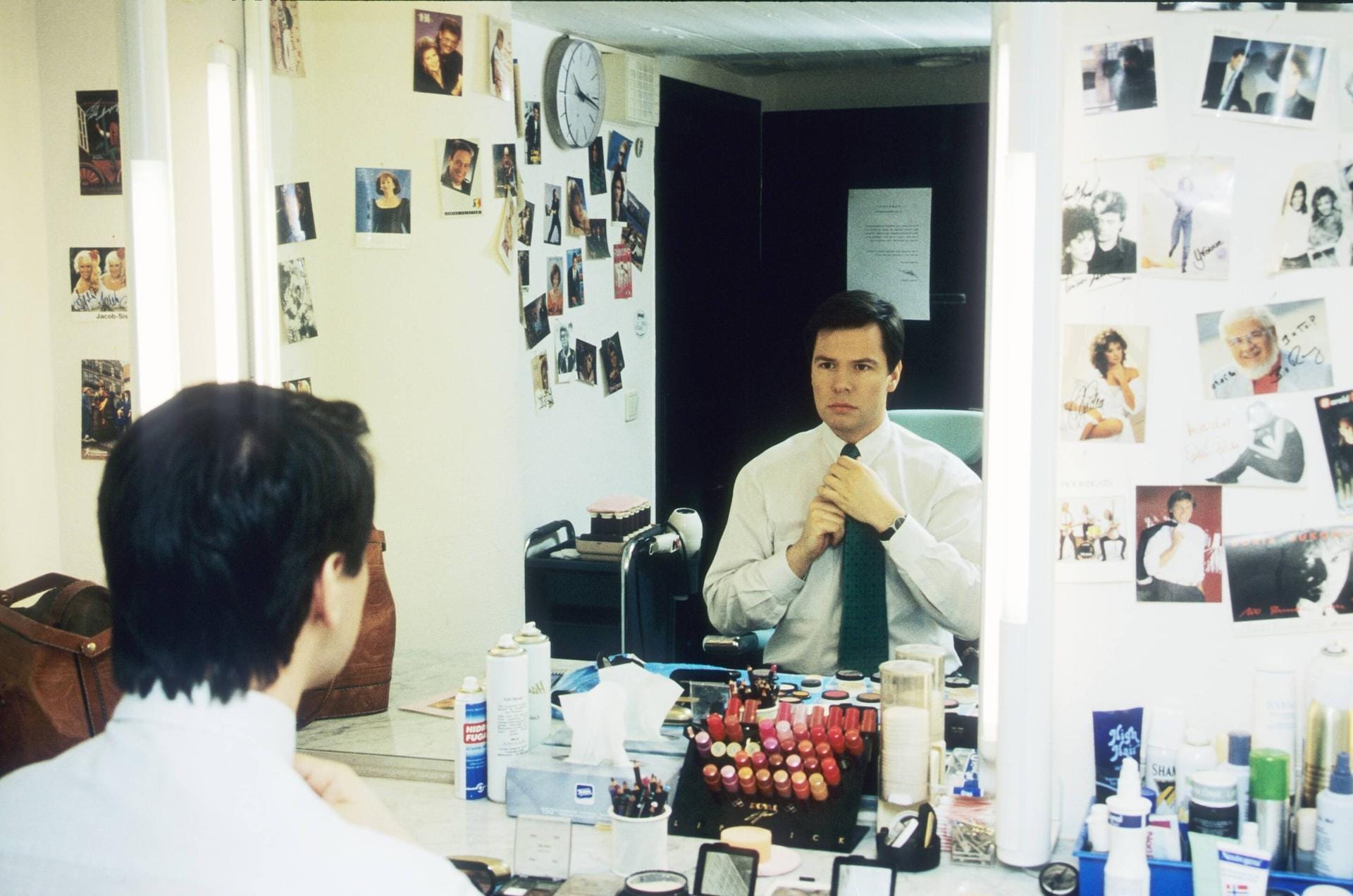 Krawatte sitzt: Peter Kloeppel 1993 kurz vor einer Aufzeichnung.