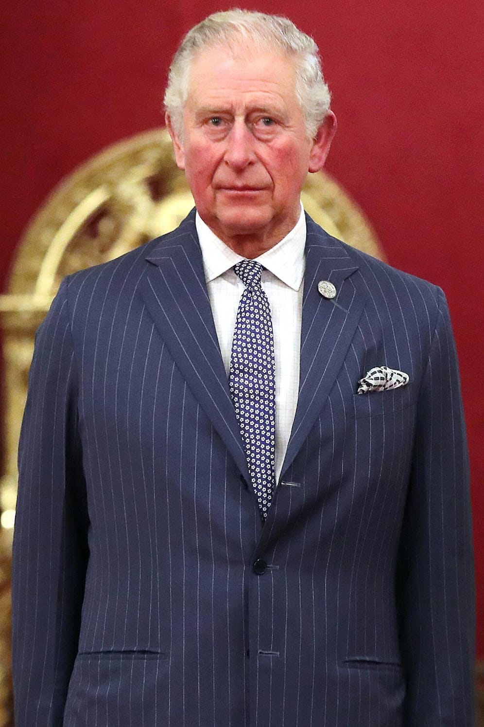 Prinz Charles: Der Sohn der Queen wurde Anfang 2020 positiv auf das Coronavirus getestet. Viele vermuteten, er hätte sich bei Albert von Monaco angesteckt. Denn beide Royals hatten sich kurz vorher für eine Konferenz in London getroffen.