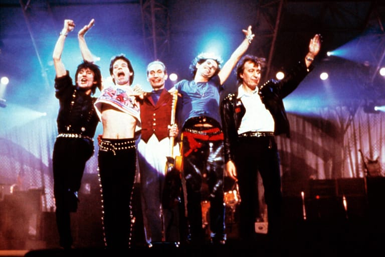 The Rolling Stones: Sie haben sich ihren Platz unter den Legenden des Rock 'n' Roll schon allein für ihre unermüdliche Ausdauer verdient. Auch nach 60 Jahren Bandgeschichte sind die Steine immer noch auf Tour.
