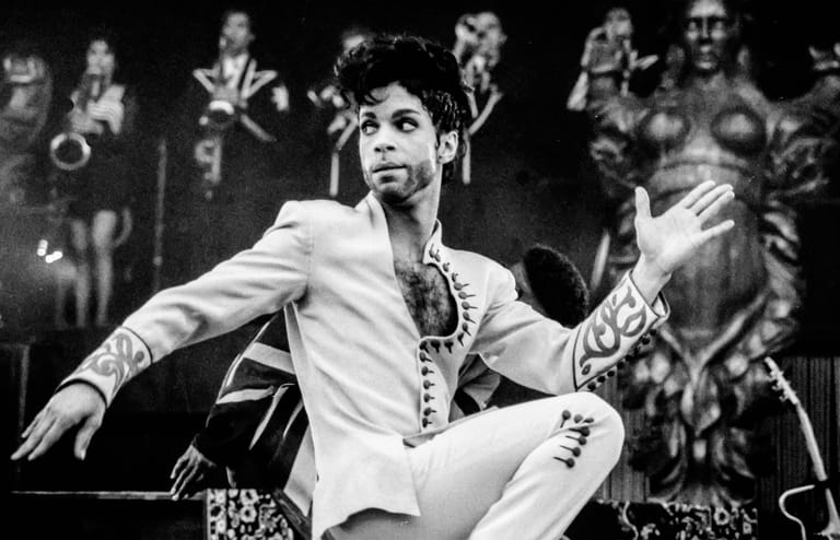 Prince: Mit seinem Namen TAFKAP "The Artist Formerly Known As Prince" konnte er nicht von seiner großartigen Musik ablenken. Er wurde im April 2016 tot in seinem Anwesen Paisley Park in Minnesota aufgefunden.
