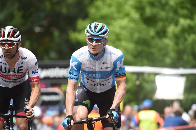 Andre Greipel (Israel Start-up! Nation, gab auf der 18. Etappe auf) - geb. am 16.07.1982 in Rostock - 10. Tour-Teilnahme - Beste Tour-Platzierung: 123. (2012) - Größte Erfolge: Etappensieger Tour de France (2011, 2012/3, 2013, 2014, 2015/4, 2016), Sieger Punktewertung Vuelta (2009), Etappensieger Vuelta (2009/4), Etappensieger Giro d'Italia (2008, 2010, 2015, 2016/3, 2017), Deutscher Meister (2013, 2014, 2016) - Profisiege: 156