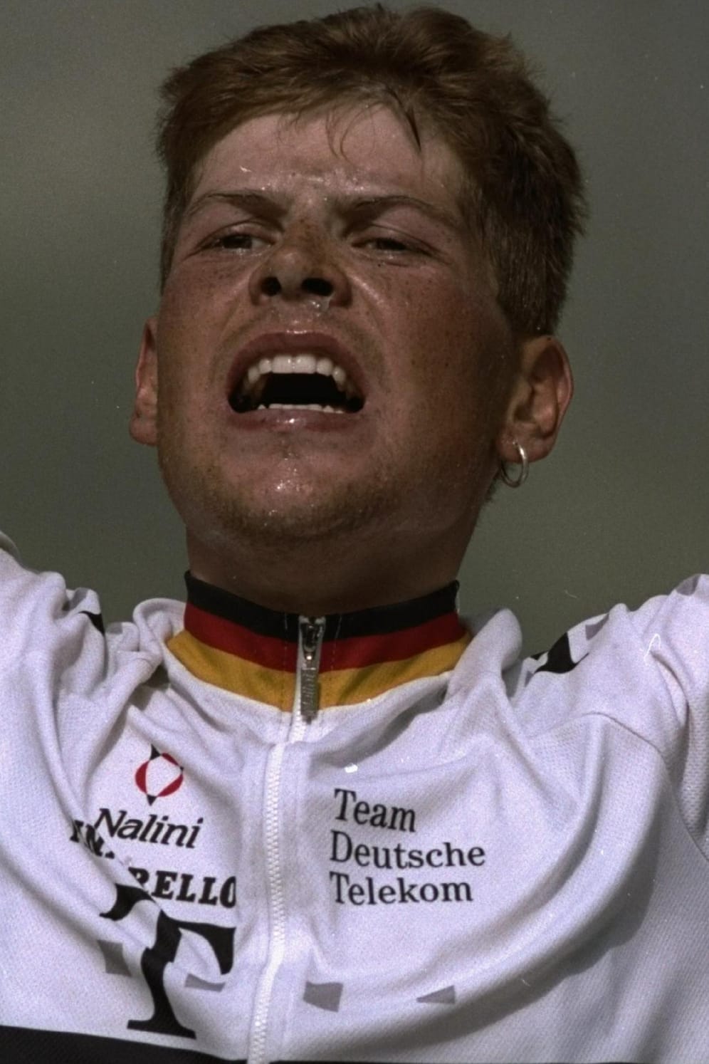 Jan Ullrich (1997): Als einziger Deutscher gewann er 1997 die Tour de France. Des Weiteren war er zweimal Weltmeister im Einzelzeitfahren sowie Sieger des Olympischen Straßenrennen 2000. Seine Karriere fand ein jähes Ende, als er 2006 wegen Dopings von der Tour de France ausgeschlossen und sein Vertrag gekündigt wurde. 2007 gab Ullrich das Ende seiner Radsportkarriere bekannt.
