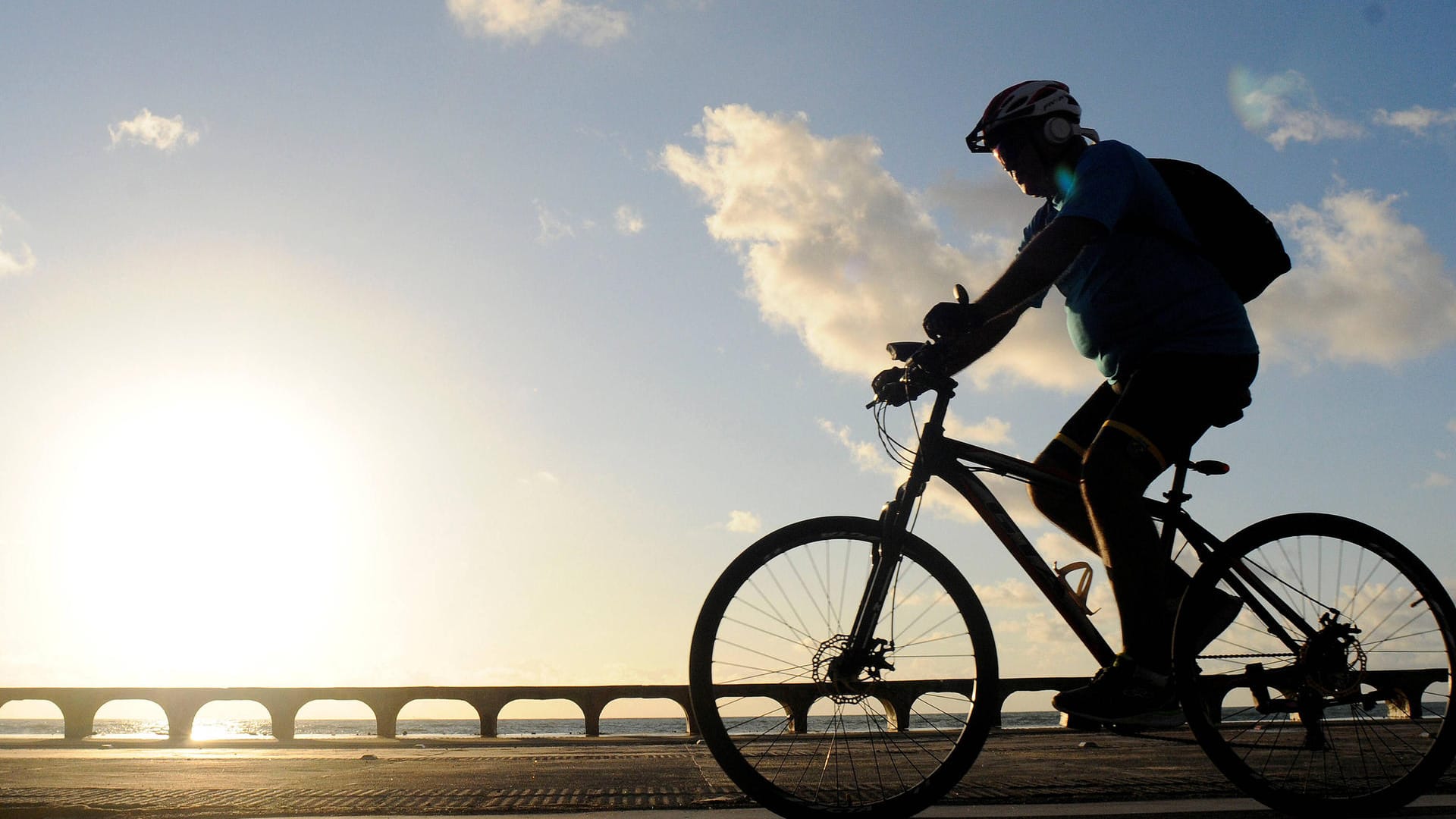 Radfahren im Frühling: Mit der passenden Ausstattung wird es angenehmer.